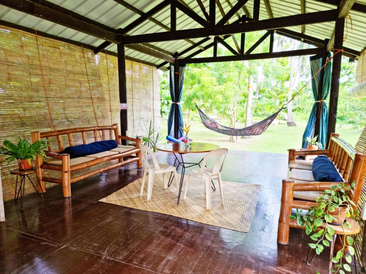 Bahandi Beach Lodge Mambajao Exteriör bild
